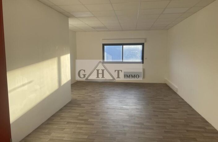 À LOUER – CREIL - LOT DE BUREAUX  – 112 m² — photo 3