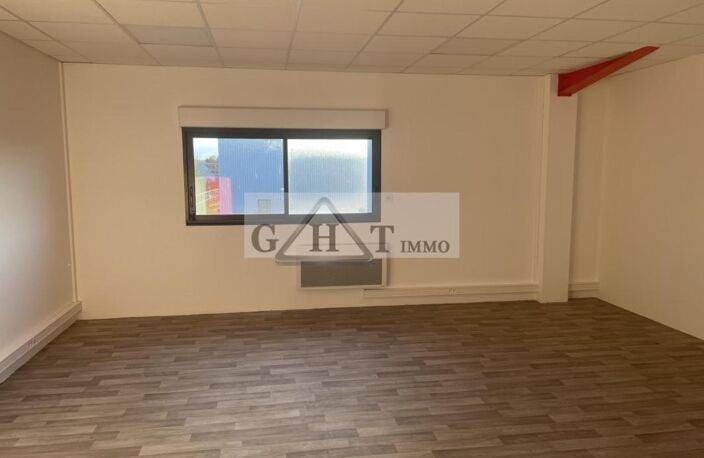 À LOUER – CREIL - LOT DE BUREAUX  – 112 m² — photo 4