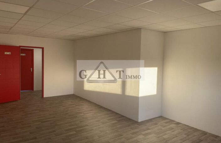 À LOUER – CREIL - LOT DE BUREAUX  – 112 m² — photo 5
