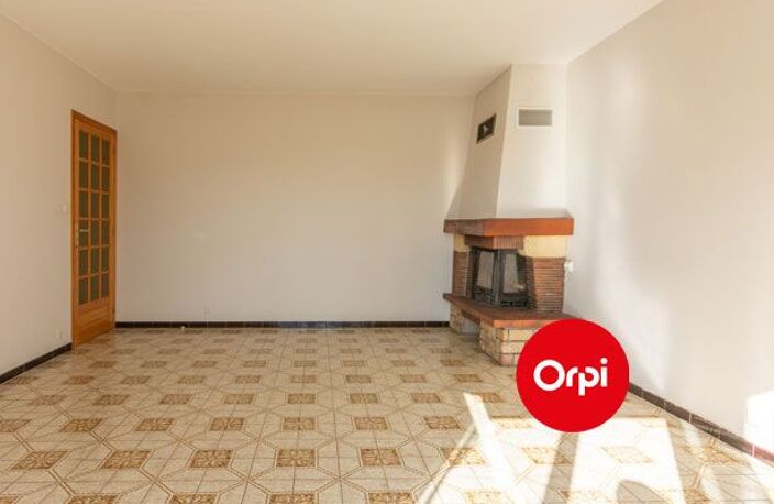 Maison A vendre - Saint Priest - Secteur Fort - 110m² - 4 chambres - Terrain 660m² — photo 4