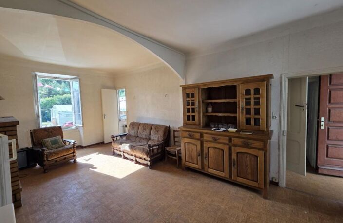 Maison sur 3 niveaux avec grand sous-sol de 60 m² – à rénover — photo 3