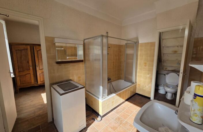 Maison sur 3 niveaux avec grand sous-sol de 60 m² – à rénover — photo 5