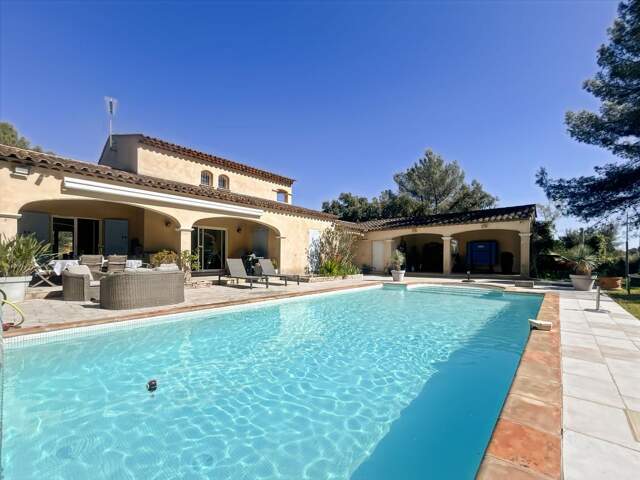 Maison À Vendre — photo du bien