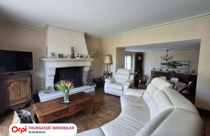 MAZAMET ENSEMBLE IMMOBILIER MAISON AVEC 600 M² DE DEPENDANCES — photo 2