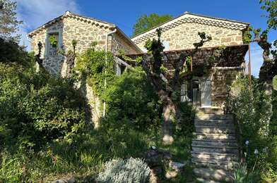 Maison 295 pièces 530000 €