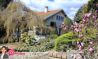 Maison 8 Pièces 218 m² à vendre à Thizy-les-Bourgs (69240)