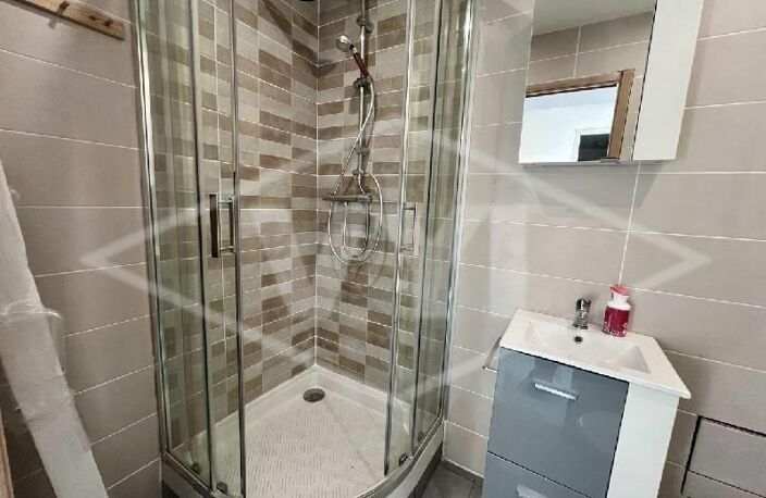 Vente appartement 2 pièces 47 m² Combs-la-Ville (77380) — photo 2