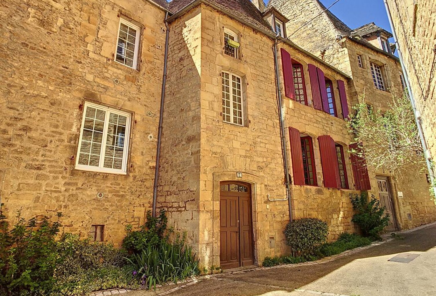 Bâtiment composant de 4 appartement au centre de Sarlat-la-Canéda — photo 1