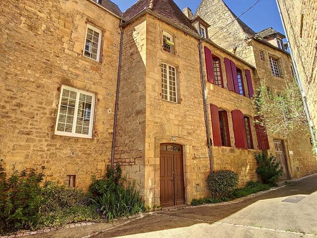 Bâtiment composant de 4 appartement au centre de Sarlat-la-Canéda — photo du bien