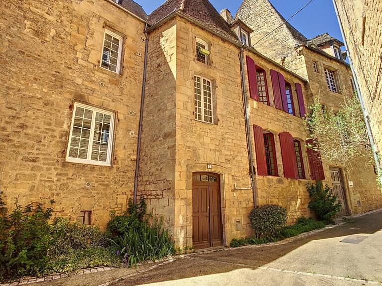 Bâtiment composant de 4 appartement au centre de Sarlat-la-Canéda — photo 1