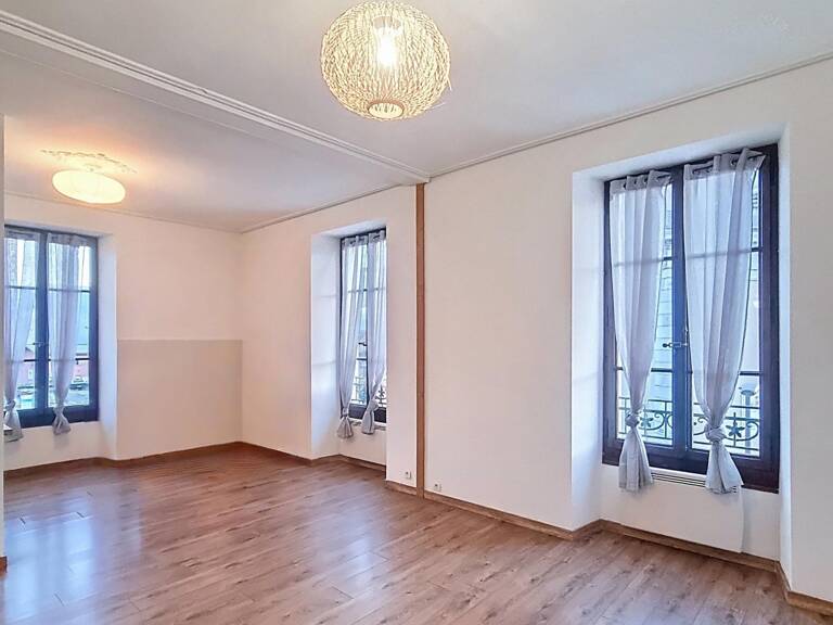 Lumineux T3 67M2 vendu loué au cœur de Taninges — photo 1