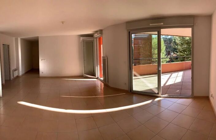 MONTPELLIER OUEST Quartier Grand M Clinique Saint-Roch T4 traversant avec vastes terrasses, un garage et une place de parking — photo 3