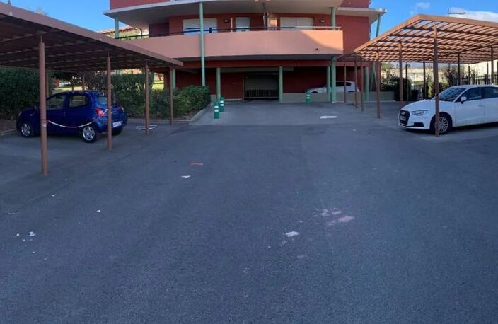 MONTPELLIER OUEST Quartier Grand M Clinique Saint-Roch T4 traversant avec vastes terrasses, un garage et une place de parking — photo 5