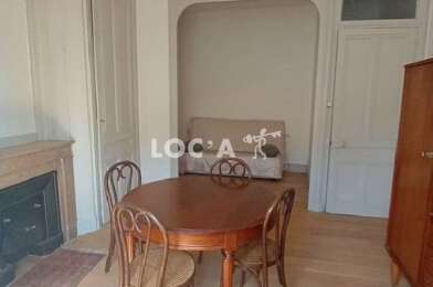 Appartement 3 pièces 1060 €