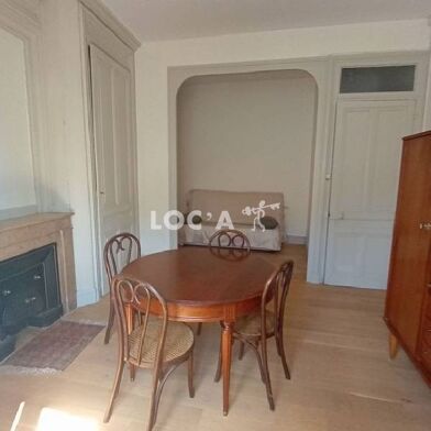 Appartement 3 pièces 1060 €