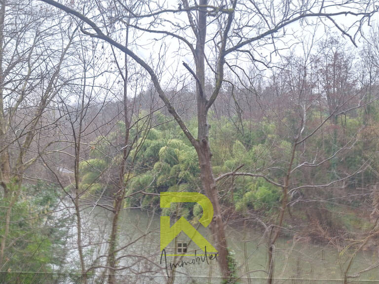 BATISSE  à Rénover sur 2 niveaux 220m2 — photo 1