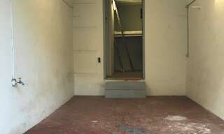 Garage   m² à louer à Marseille 6 (13006)