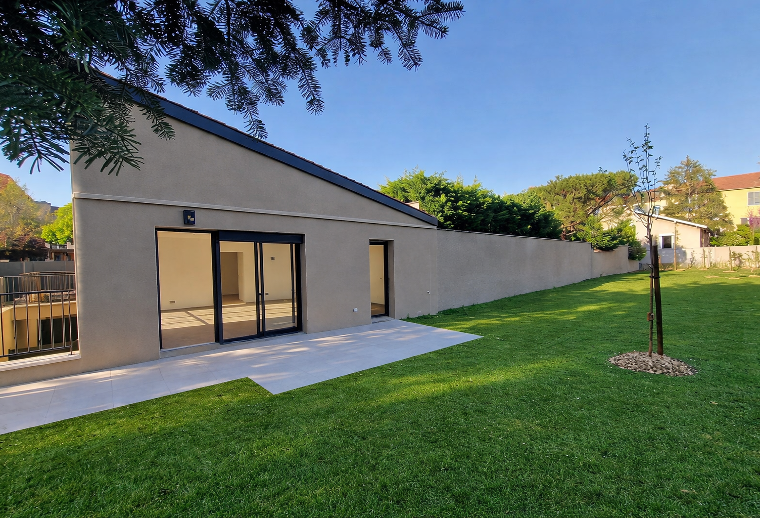 Maison T5 haut de Gamme coeur Montchat avec jardin paysager — photo 1