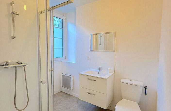 A LOUER APPARTEMENT DE TYPE 1 - MONTGUYON CENTRE — photo 4