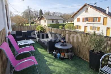 Appartement 3 pièces 810 €