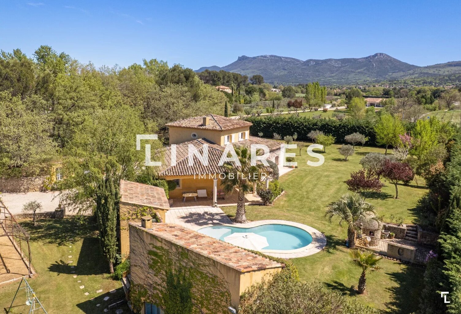MON DOMAINE EN PROVENCE - Maison T8 de 230m2 dont 50 m2 de dépen — photo 1