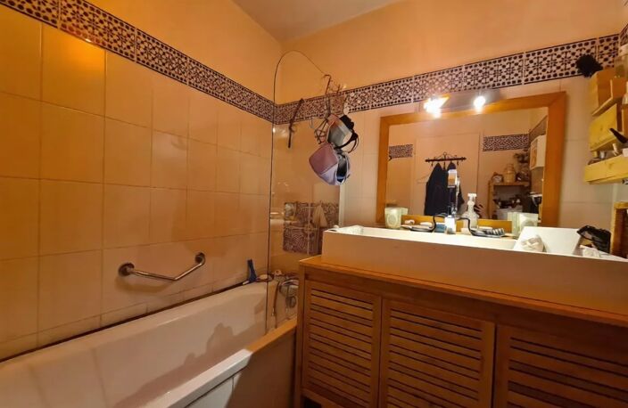 Grande maison de ville avec extérieur — photo 4