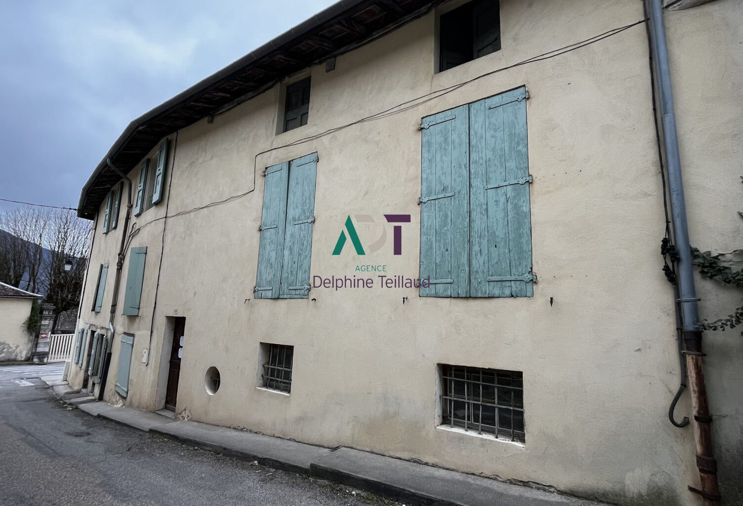 Ensemble immobilier à réhabiliter — photo 1