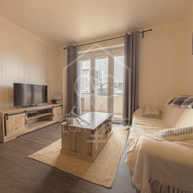 Appartement 3 pièces 990 €