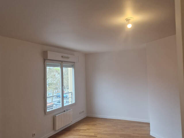 F3 61M2 brétigny sur orge avec balcon — photo du bien