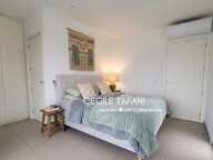 Superbe appartement de 70 m² avec vaste terrasse, vue mer, les pieds dans l'eau. — photo 3