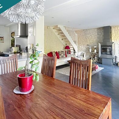 Maison 5 pièces 385000 €