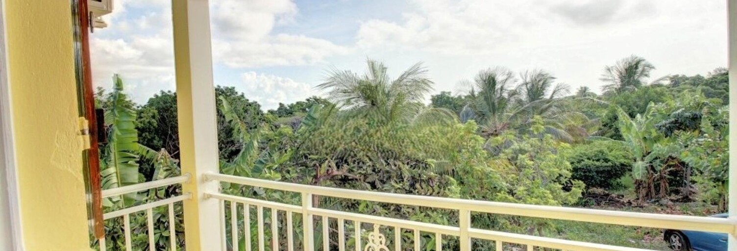 Maison 4 Pièces 115 m² à louer à Sainte-Anne (97180)