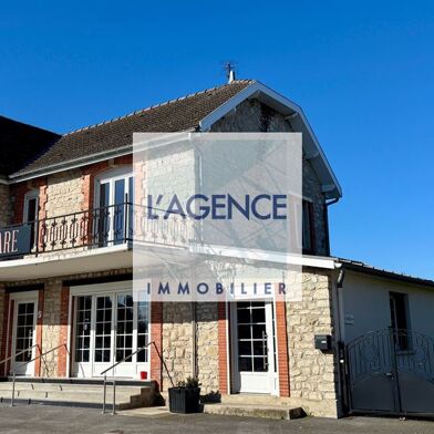 Commerce  374500 €