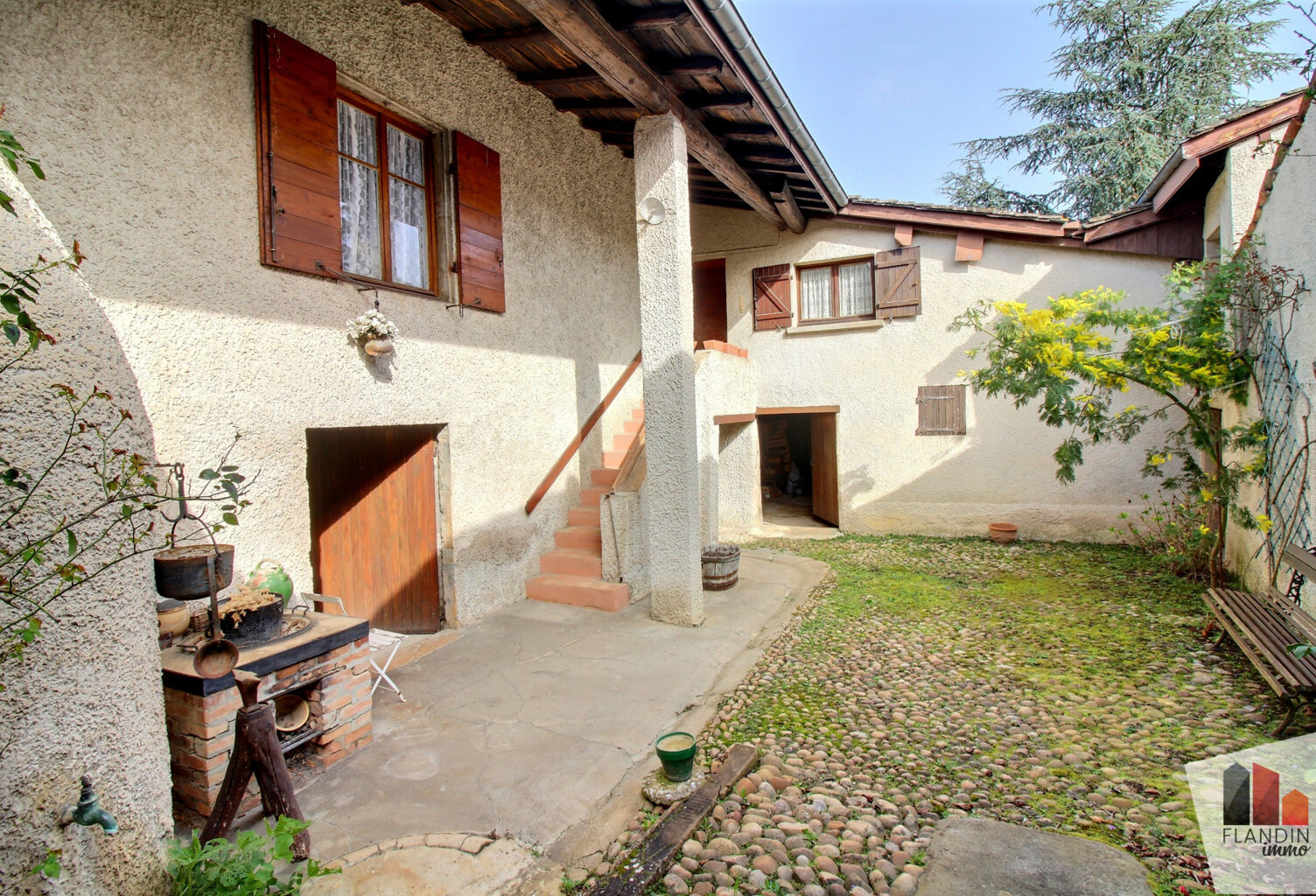 Maison de village avec dépendances   Terrain 850 m2   Fort p — photo 1