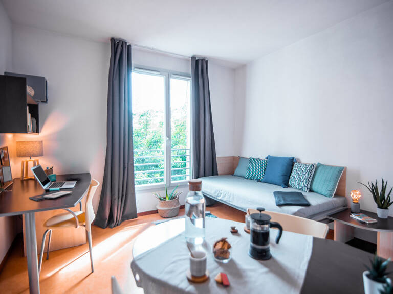 LYON PORTE DE GERLAND / VENISSIEUX - studio meublé 18,07 m² - spécial investisseur — photo 1