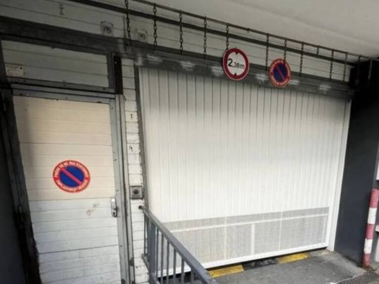 Garage — photo 1