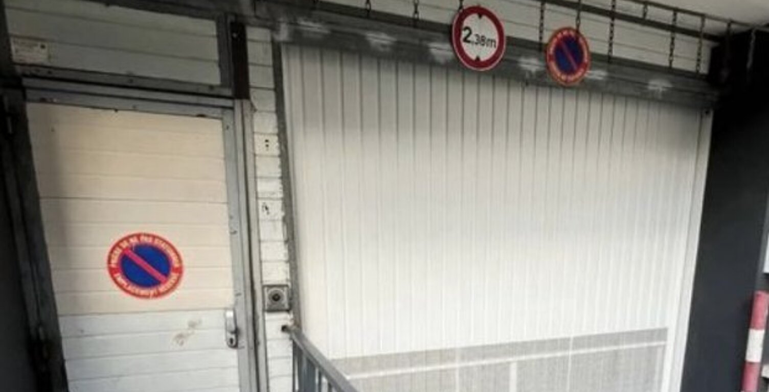 Garage — photo 1