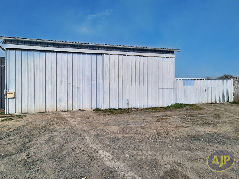 Local d'activité Montaigu Vendee 100 m2 — photo 1
