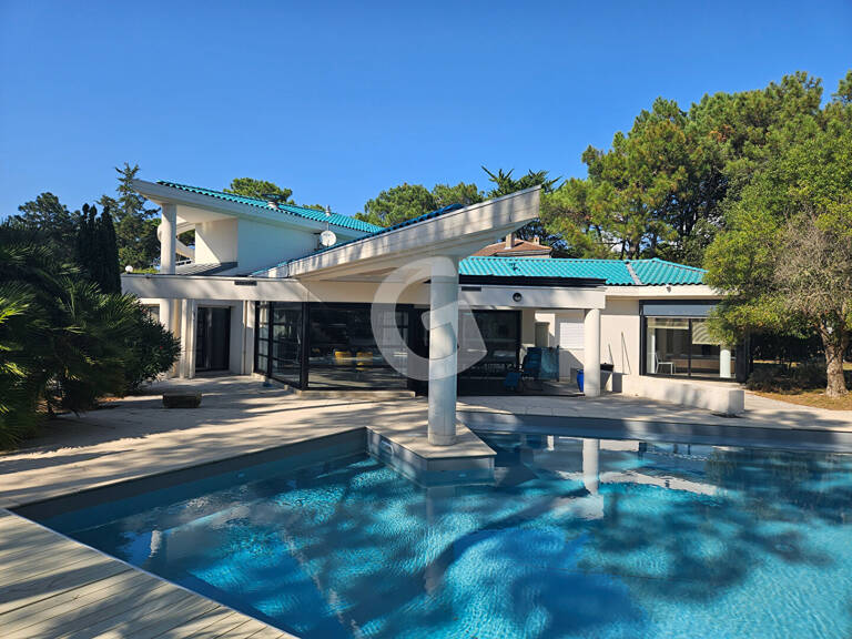 MAISON 5 PIECES 277 m² A VENDRE LA TRANCHE SUR MER — photo 1