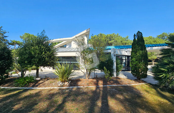 MAISON 5 PIECES 277 m² A VENDRE LA TRANCHE SUR MER — photo 2