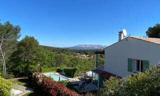 Maison 6 Pièces 153 m² à louer à Saint-Savournin (13119)