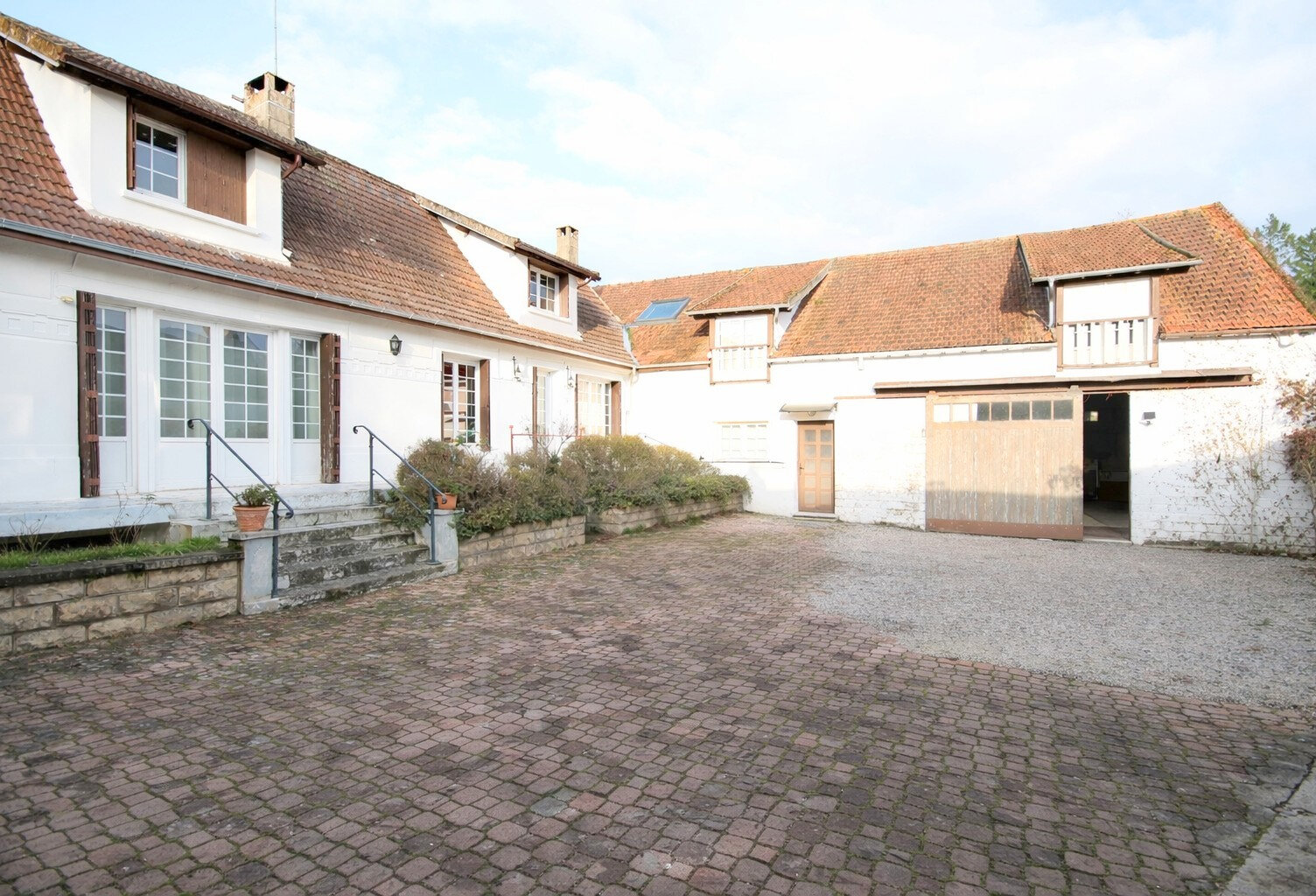 Maison de caractère avec suite parentale de 53 m² et studio — photo 1