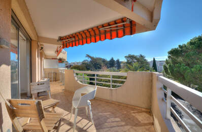 Saint-Raphaël -Appartement 4 pièces de 93,50 m² à pied du centre-ville, avec 3 terrasses, calme et sans vis-à-vis. — photo du bien