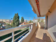 Saint-Raphaël -Appartement 4 pièces de 93,50 m² à pied du centre-ville, avec 3 terrasses, calme et sans vis-à-vis. — photo 2