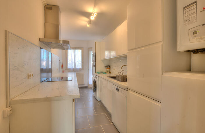 Saint-Raphaël -Appartement 4 pièces de 93,50 m² à pied du centre-ville, avec 3 terrasses, calme et sans vis-à-vis. — photo 5