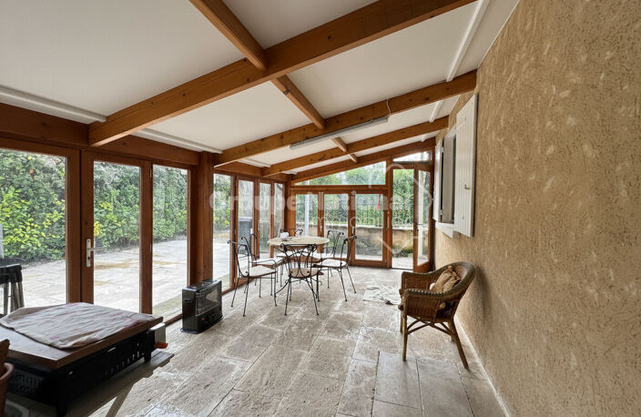 Maison avec grand terrain, piscine et hangar — photo 4