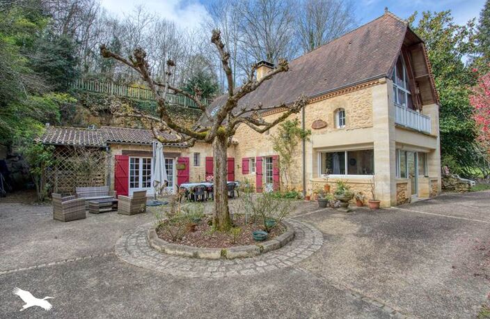 Maison en pierre de 6 pièces principales — photo 2