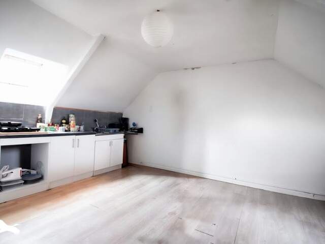 Maison en pierre de 8 pièces principales — photo du bien