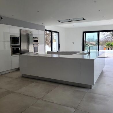 Maison 5 pièces 739000 €