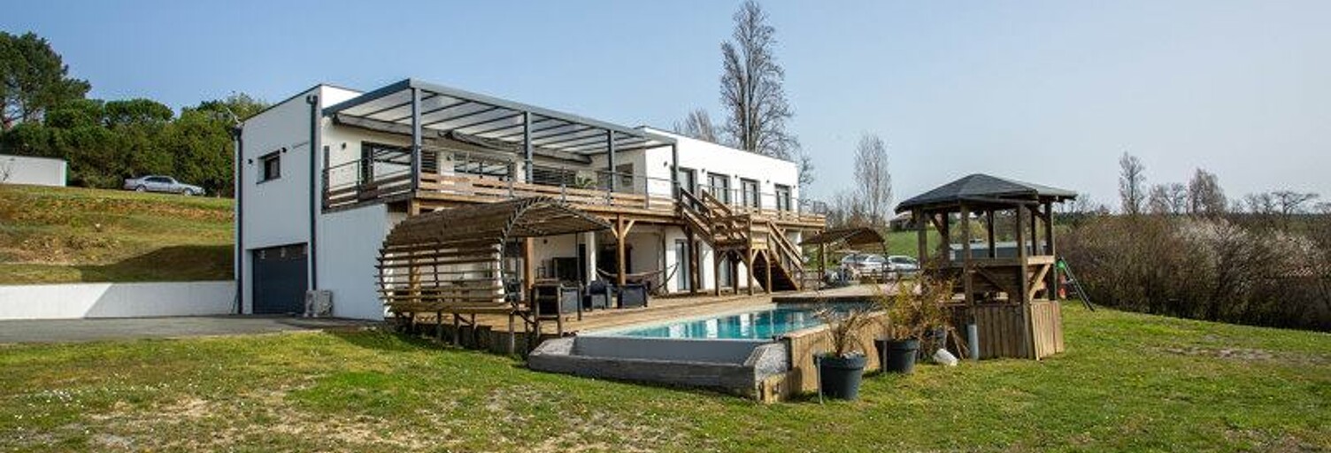 Maison 8 Pièces 199 m² à vendre à Saint-Genès-de-Lombaud (33670)